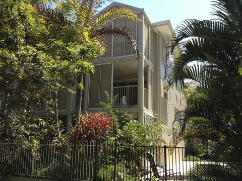 Port Douglas Apartments - Adults Only Oasis - Dalby Accommodation 38