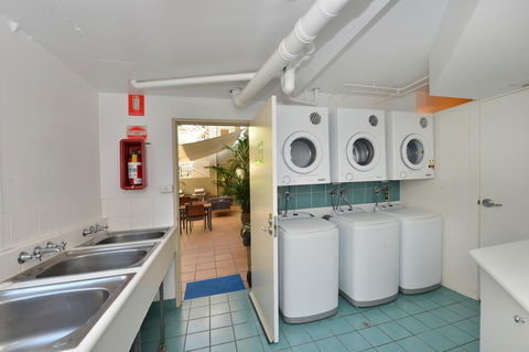 Port Douglas Apartments - Adults Only Oasis - Dalby Accommodation 24
