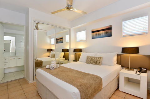 Port Douglas Apartments - Adults Only Oasis - Dalby Accommodation 29