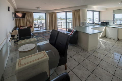 Centrepoint Apartments Caloundra - Dalby Accommodation 38