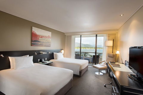 Hilton Cairns - Dalby Accommodation 1