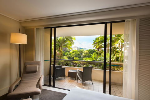 Hilton Cairns - Dalby Accommodation 10