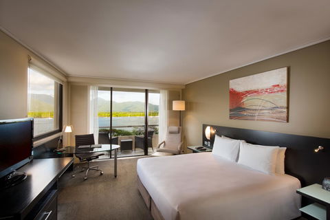 Hilton Cairns - Dalby Accommodation 7