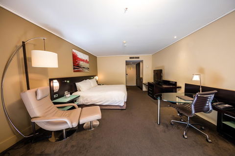Hilton Cairns - Dalby Accommodation 31