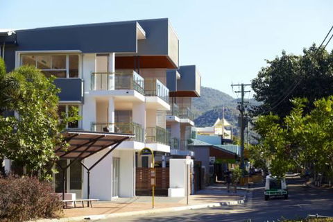 Maggies Beachfront Apartment 13 - Dalby Accommodation 1