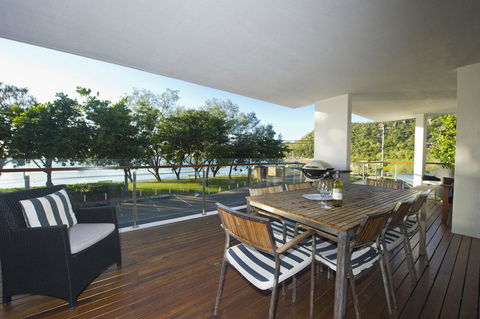 Maggies Beachfront Apartment 10 - Dalby Accommodation 5