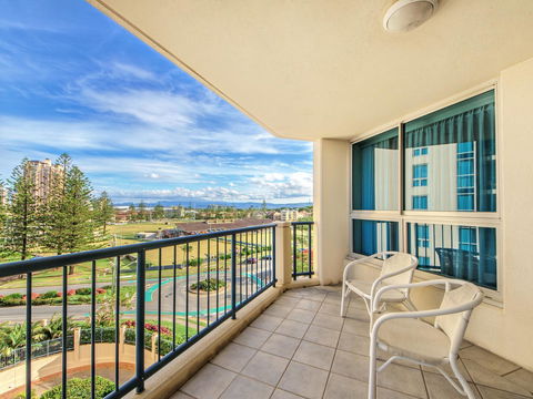Oceana On Broadbeach - Dalby Accommodation 12