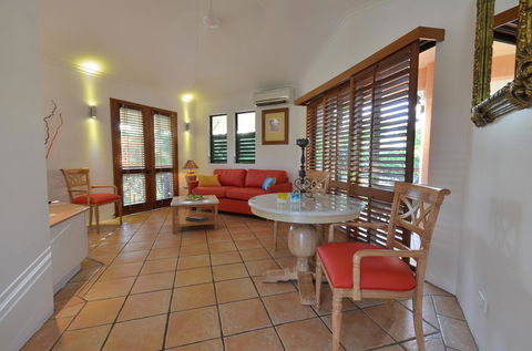 Martinique On Macrossan - Dalby Accommodation 4