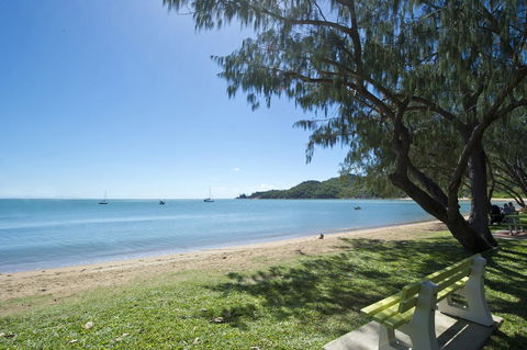 Maggies Beachfront Apartment 6 - Dalby Accommodation 4