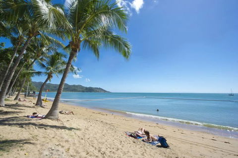 Maggies Beachfront Apartment 8 - Dalby Accommodation 1