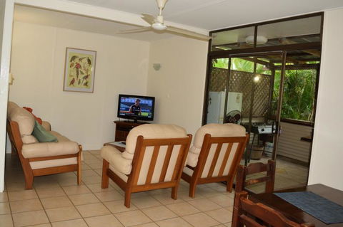 Horseshoe Bay Holiday Unit - Dalby Accommodation 3