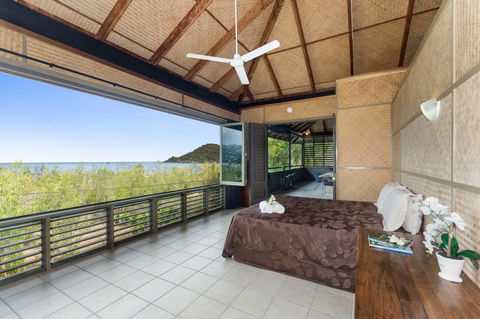 Absolute Beachfront - Dalby Accommodation 6