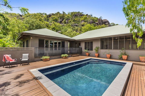 Absolute Beachfront - Dalby Accommodation 10