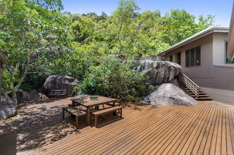 Absolute Beachfront - Dalby Accommodation 8
