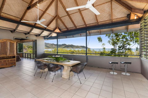 Absolute Beachfront - Dalby Accommodation 5