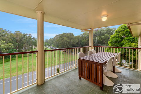 Immaculate Spacious Second Floor Unit Overlooking Pristine Parklands - Dalby Accommodation 0
