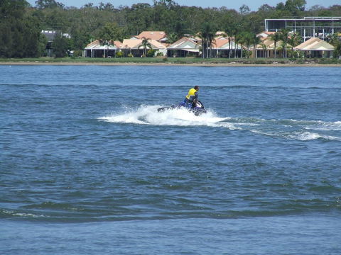 Lowset Home On The Canal - Dolphin Dr, Bongaree - Dalby Accommodation 14