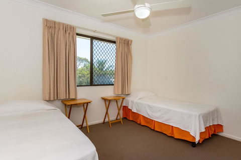 Spacious Unit Overlooking Moreton Bay - Boyd St, Woorim - Dalby Accommodation 2