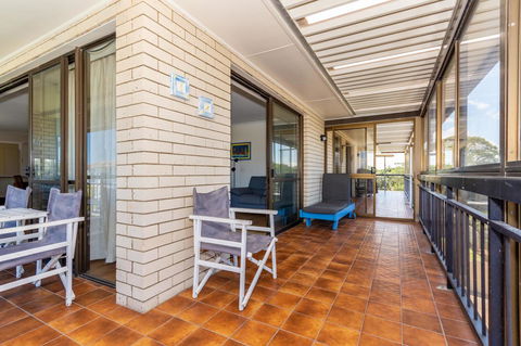 Spacious Unit Overlooking Moreton Bay - Boyd St, Woorim - Dalby Accommodation 12