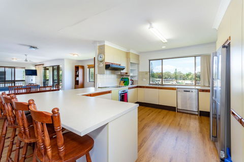 Spacious Unit Overlooking Moreton Bay - Boyd St, Woorim - Dalby Accommodation 8