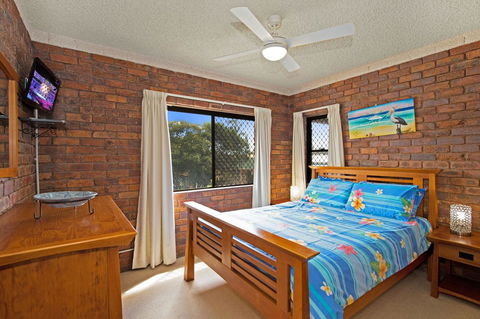 Waterviews,Pool, Wifi Its All Here !- Welsby Pde, Bongaree - Dalby Accommodation 14