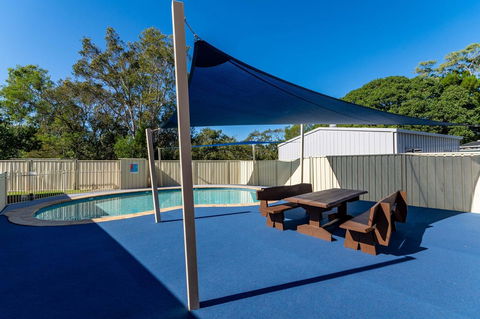 Waterviews,Pool, Wifi Its All Here !- Welsby Pde, Bongaree - Dalby Accommodation 17