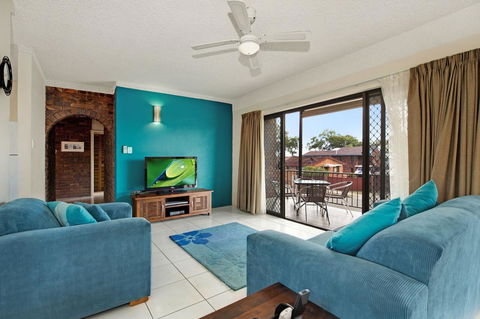 Waterviews,Pool, Wifi Its All Here !- Welsby Pde, Bongaree - Dalby Accommodation 11