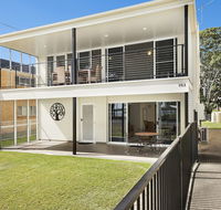 Waterfront Retreat with room for a boat - Welsby Pde Bongaree - Dalby Accommodation