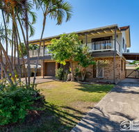 Family Holiday Haven on Boronia 100m to Beach - Dalby Accommodation
