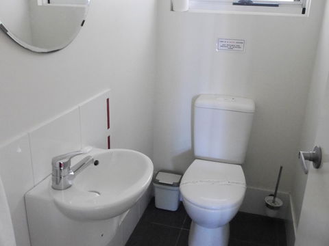 A AAA C-SHACK - Dalby Accommodation 16