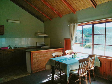 Baudins Accommodation And Restaurant - Dalby Accommodation 11