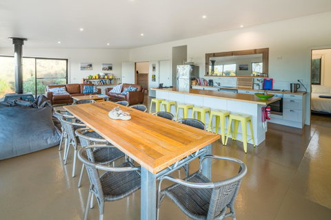 Sawyers Bay Shacks - Dalby Accommodation 2