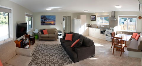 Adventure Bay Holiday Home - Dalby Accommodation 3