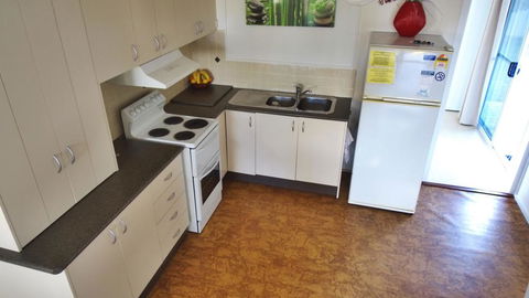 'AFRAME Tarcoola Cottage' 29 The Parade, North Haven - Dalby Accommodation 3