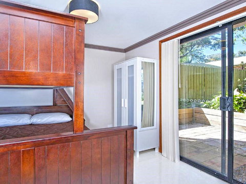 'Beach Break 2', 2/10 Lionel St - Downstairs Unit With Aircon - Dalby Accommodation 1