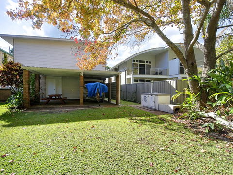 'Beachside' Shoal Bay, Unit 6 - Dalby Accommodation 2