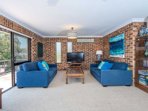 'COLUMBIA VIEWS', 2/9 COLUMBIA CLOSE - AIRCON, WIFI, NETFLIX, VIEWS & BOAT PARKING - Dalby Accommodation 3