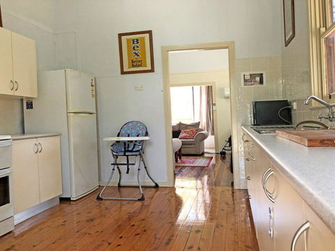 'Daves Place', 27 Rigney St - Holiday House With WIFI, Aircon & Boat Parking - Dalby Accommodation 2