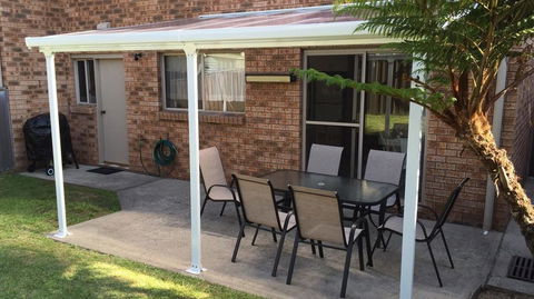 'Lighthouse Palms' - Dalby Accommodation 0