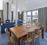 'Matilda' - Spacious  centrally located with great lake views - Dalby Accommodation