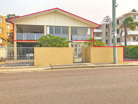 'Mooring Two Upstairs', 23 Shoal Bay Rd - Stunning Views, WIFI, Air Conditioning And Boat Parking - Dalby Accommodation 0