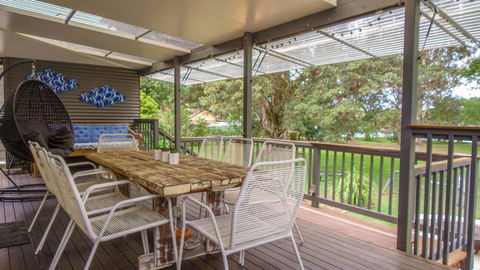 'RIVERSIDE RETREAT' 544 Ocean Drive, North Haven - Dalby Accommodation 0
