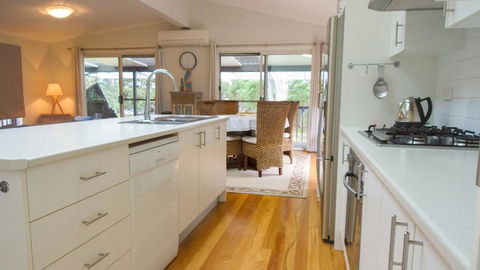 'RIVERSIDE RETREAT' 544 Ocean Drive, North Haven - Dalby Accommodation 2