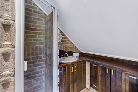 'Salt Wood' Cabin Style Retreat - Dalby Accommodation 3