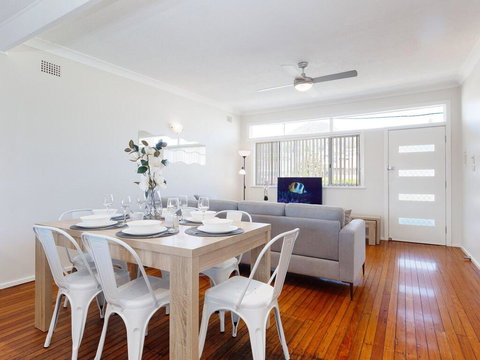 'Shoalz', 28 Rigney Street - Renovated Pet Friendly Cottage & Boat Parking - Dalby Accommodation 2