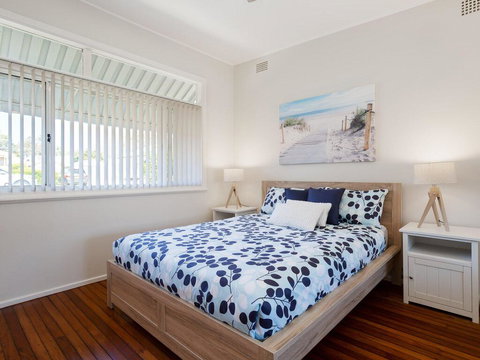 'Shoalz', 28 Rigney Street - Renovated Pet Friendly Cottage & Boat Parking - Dalby Accommodation 1