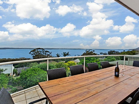 'The Bay', 25 Wallawa Rd - Huge Home With Aircon, Spectacular Views & Chromecast - Dalby Accommodation 0