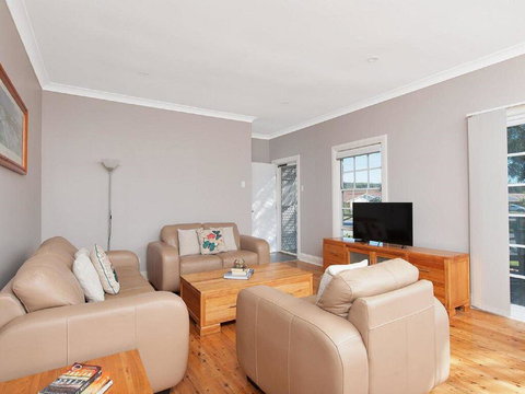 'The Croft' 11 Boulder Bay Rd - Cosy Beach House With Aircon & Only 270m To The Beach - Dalby Accommodation 2