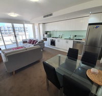 just listed Bolton St 1br 350m walk to Newcastle beach  Wifi end Eand - Dalby Accommodation