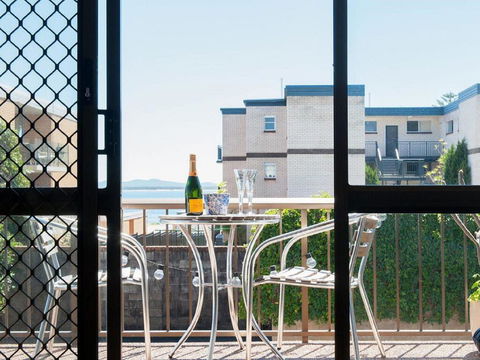 1 'BAHIA', 47 RONALD AVE - GREAT LOCATION WITH FILTERED WATER VIEWS - Dalby Accommodation 0